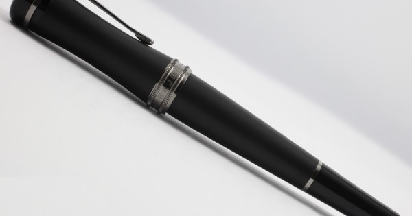 Montblanc MB.118498 Bonheur Boyfriend Rollerball Pen